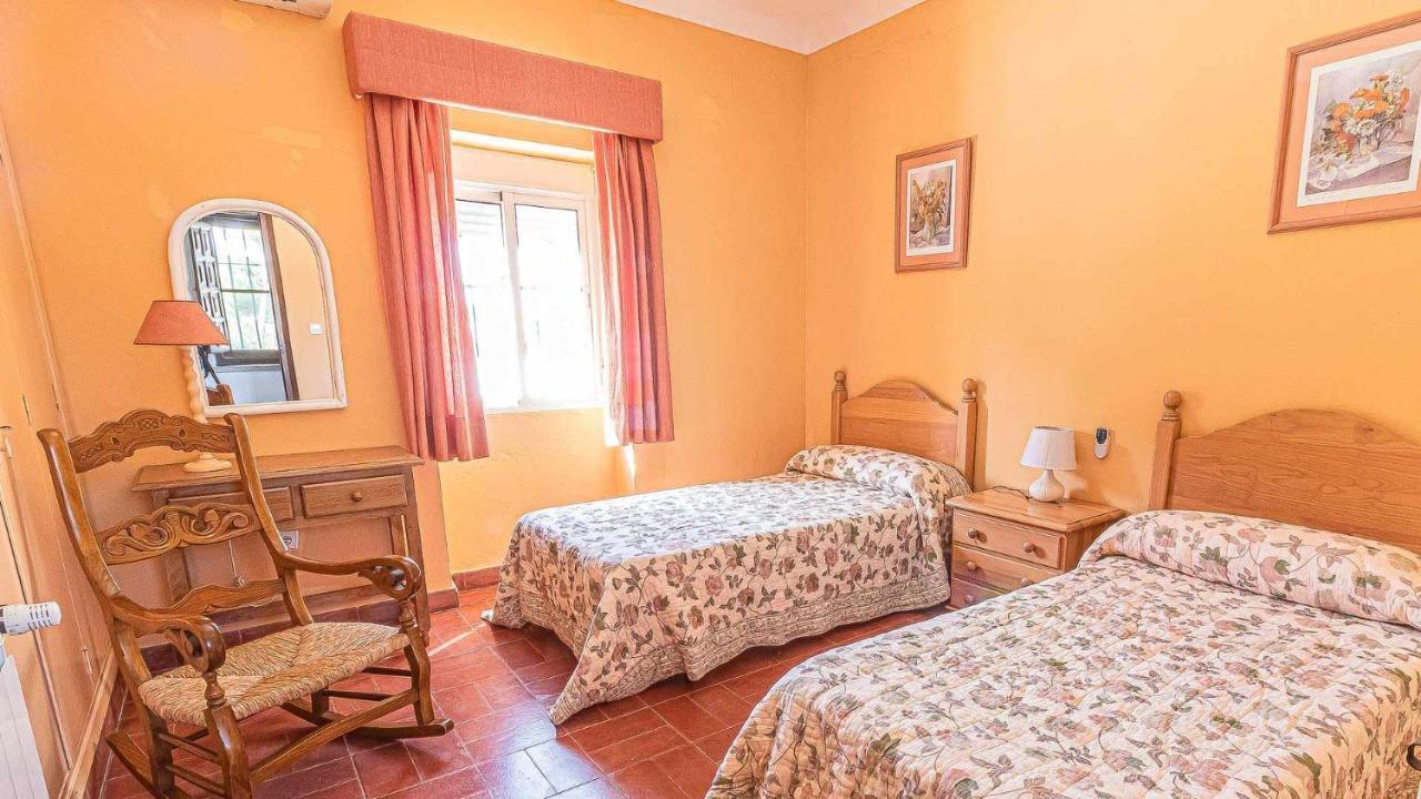 Hacienda típica sevillana en Marchena Lugar ideal para ver Andaluci Exterior foto
